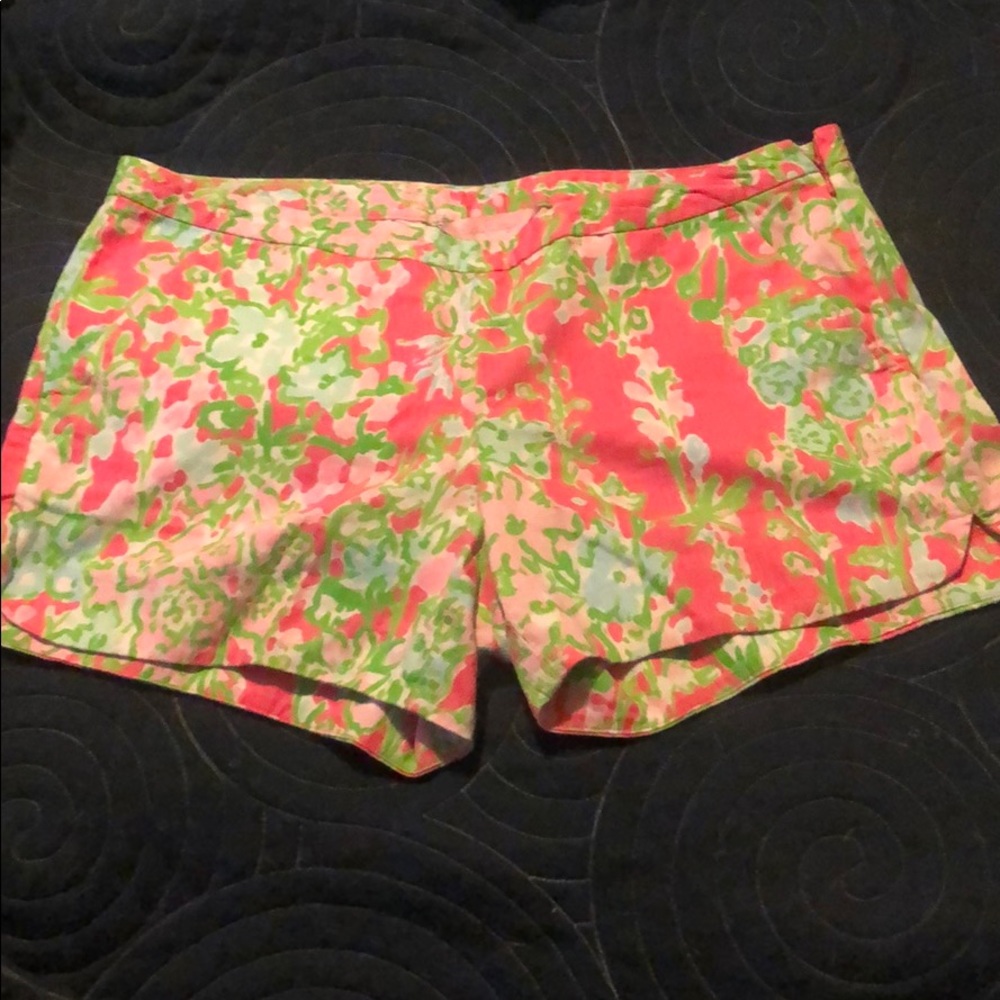 Lilly Pulitzer 4” Adie Short Size 4